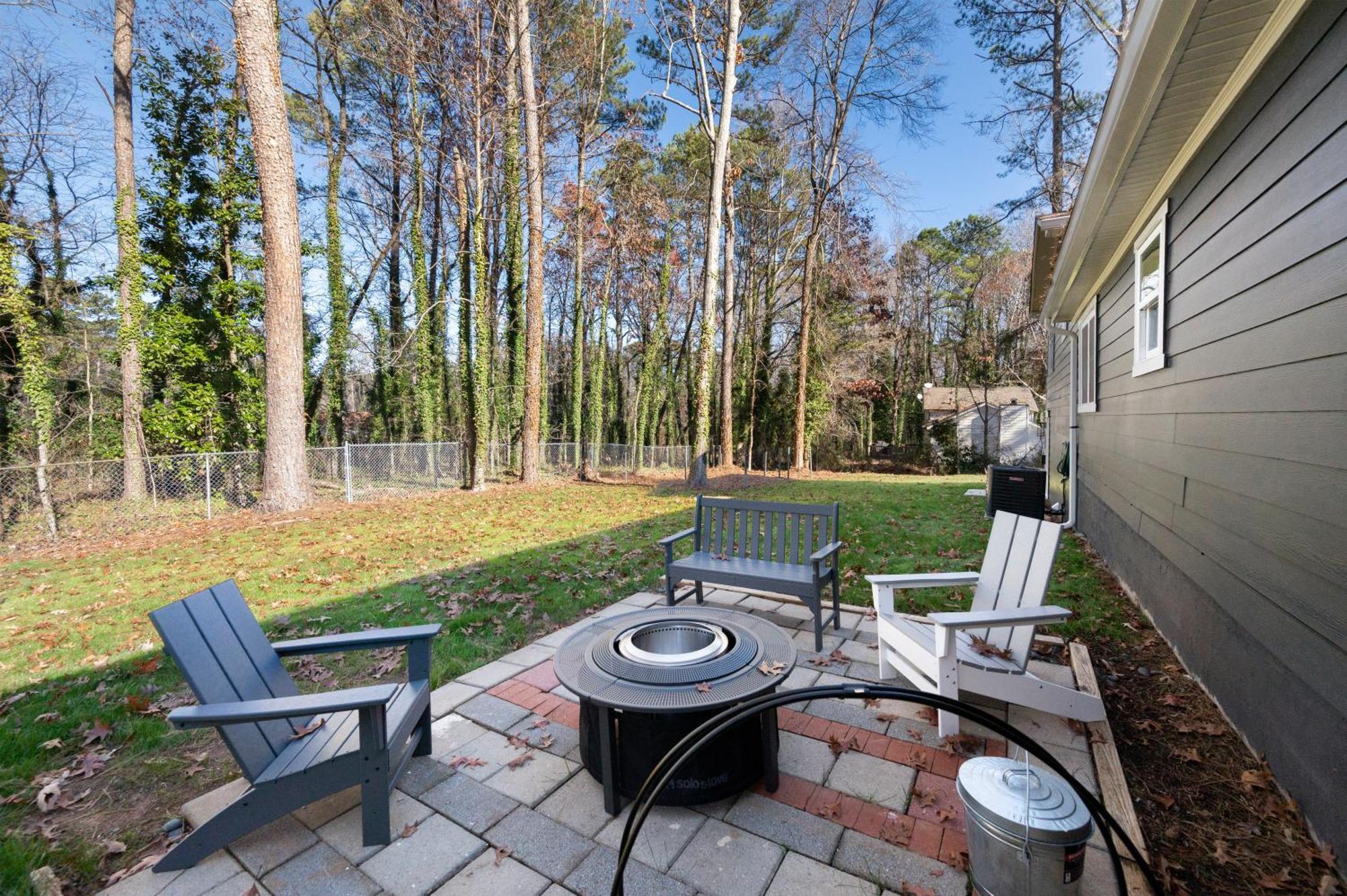 Outdoor Projector, Arcade, Fire Pit, 2 Car Garage, 2 Living Rooms Snellville Dış mekan fotoğraf