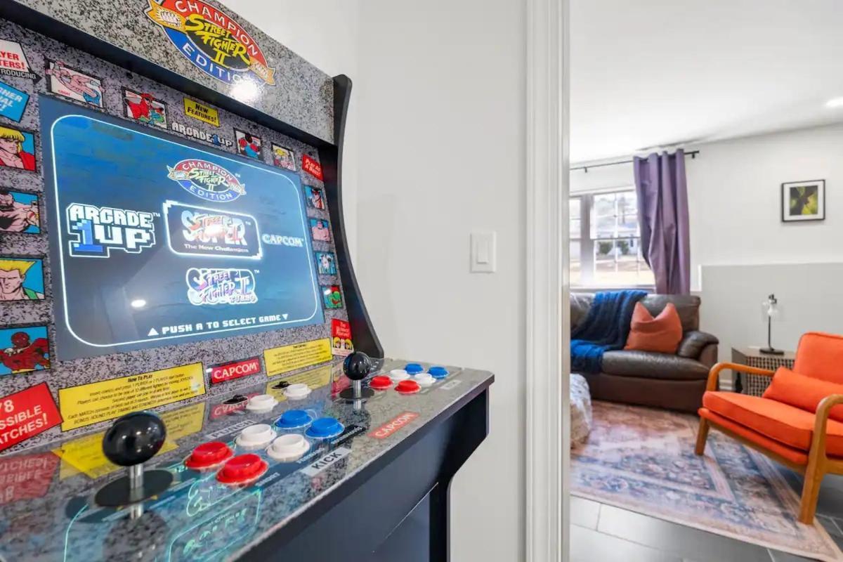Outdoor Projector, Arcade, Fire Pit, 2 Car Garage, 2 Living Rooms Snellville Dış mekan fotoğraf